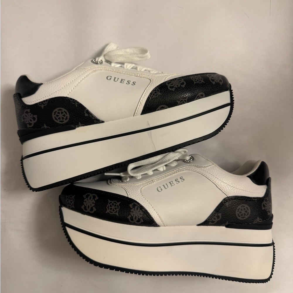 GUESS Camrio Casual Double Platform Lace Up Sneakers